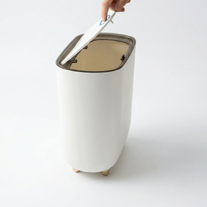 Petite poubelle de salle de bain design - Format étroit 8L